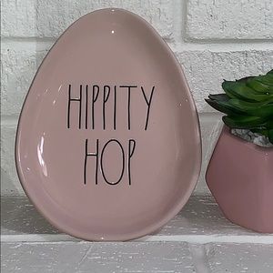 Rae Dunn 🐰 HIPPITY HOP Plate